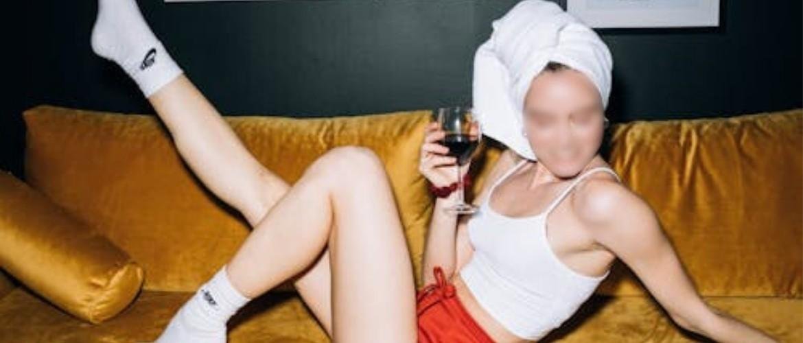 How to Contact Independent Delhi Escorts